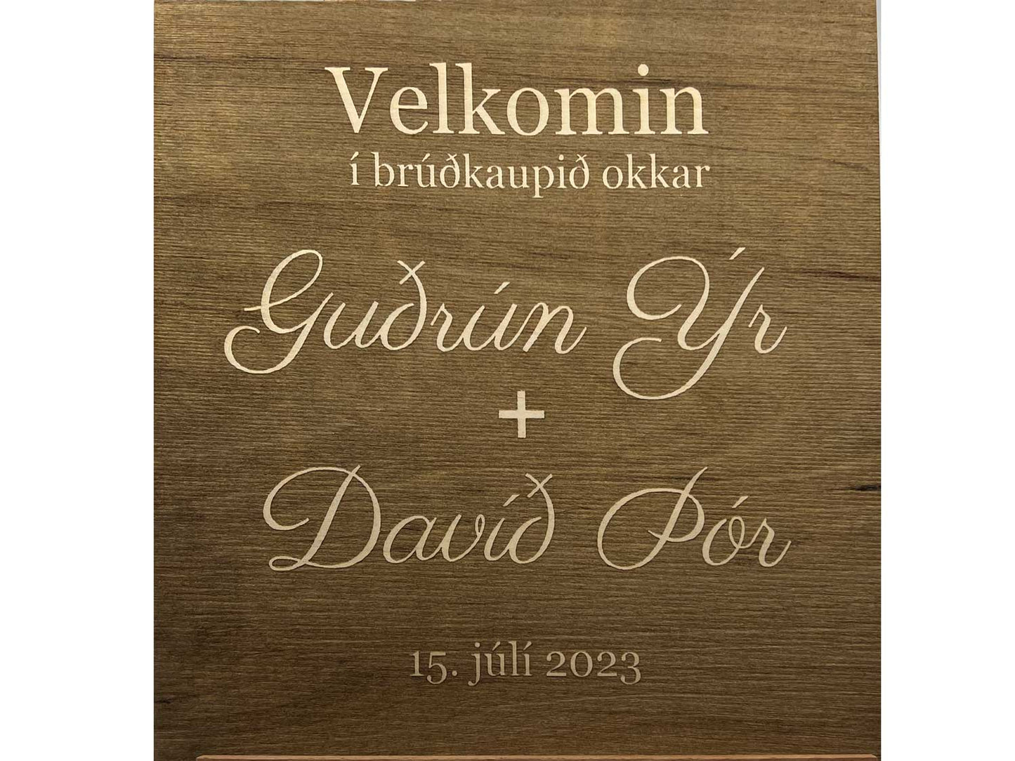 Skilti fyrir brúðkaup sérsniðin með nöfnum 30x30cm #1